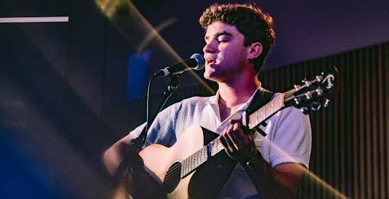 LIVE MUSIC: Jordan Phillips